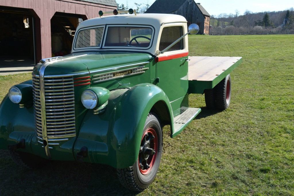 1938 Diamond T 306 Farm Truck