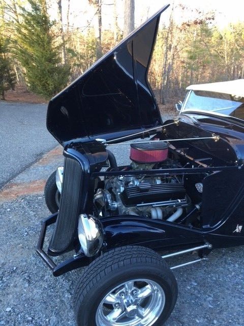 Very nice 1933 Ford Roadster