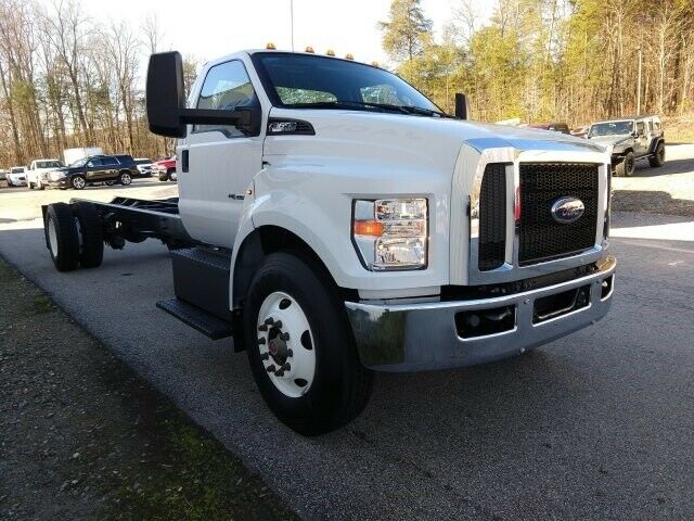 2017 Ford F-650 Super Duty, White with 17111 Miles