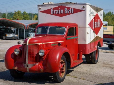 1939 Diamond T Deluxe Beer Truck for sale