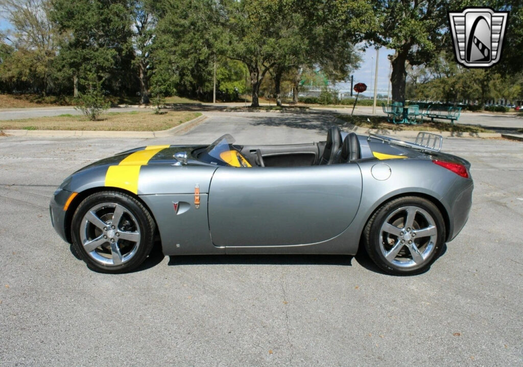 2006 Pontiac Solstice Replica