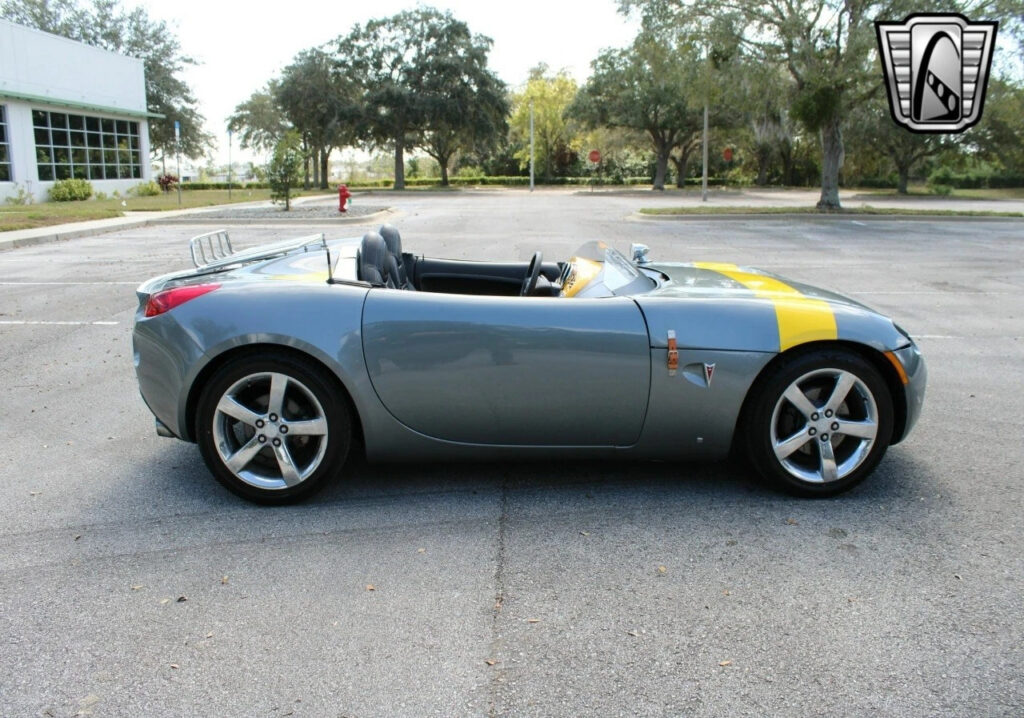 2006 Pontiac Solstice Replica