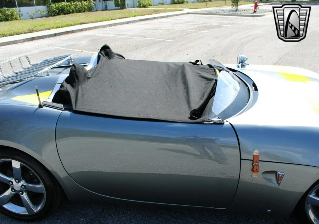2006 Pontiac Solstice Replica