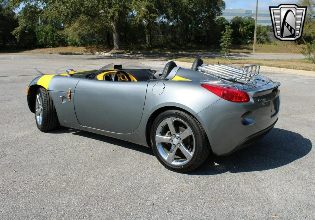 2006 Pontiac Solstice Replica
