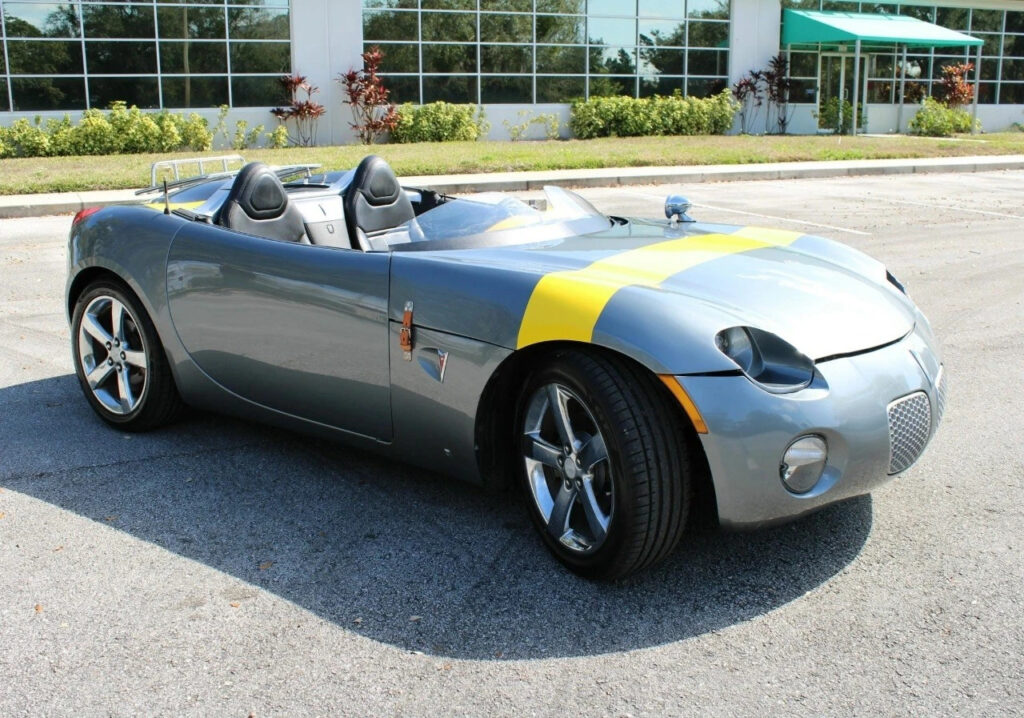2006 Pontiac Solstice Replica