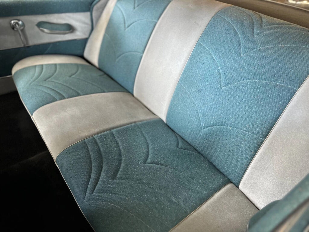 1954 Kaiser Manhattan