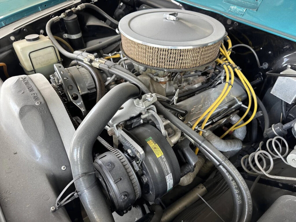 1954 Kaiser Manhattan