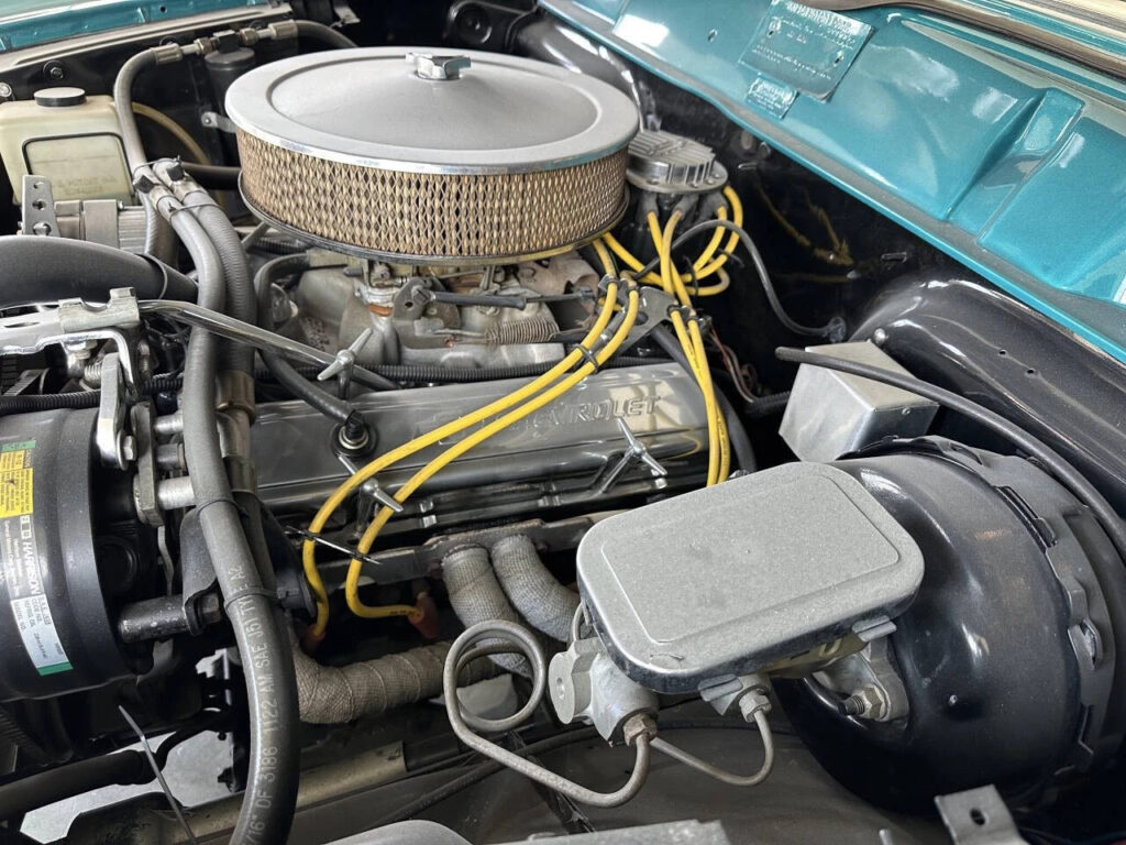 1954 Kaiser Manhattan