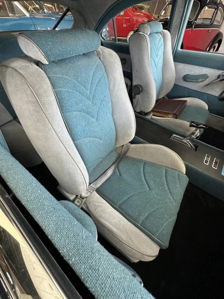 1954 Kaiser Manhattan