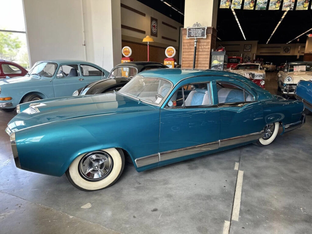 1954 Kaiser Manhattan