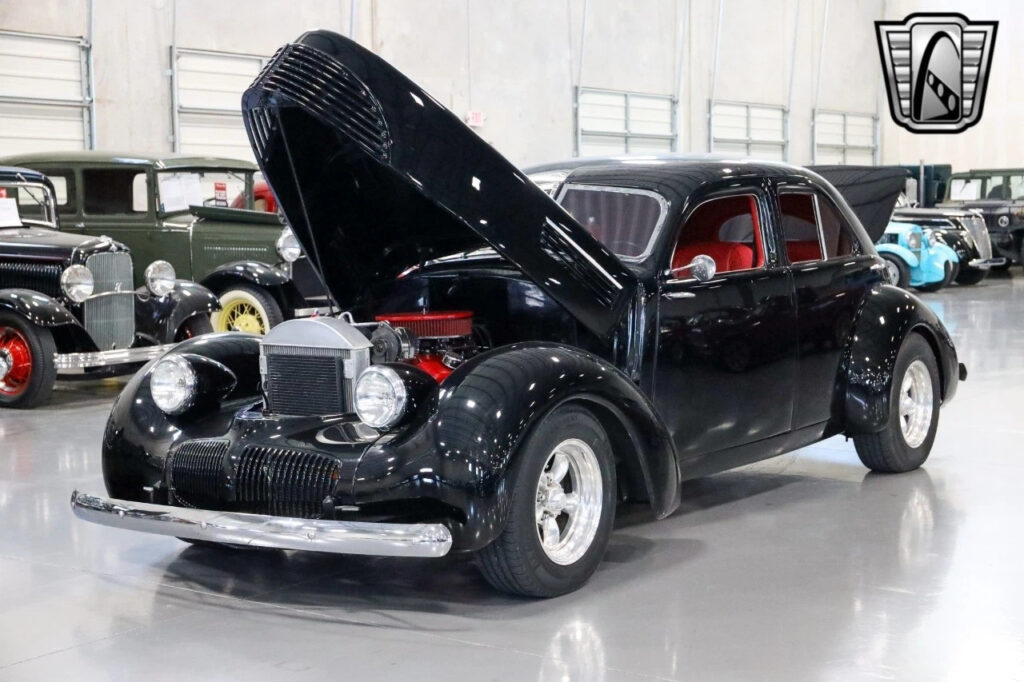 Black 1941 Graham Hollywood Sedan 350cid V8 700r4