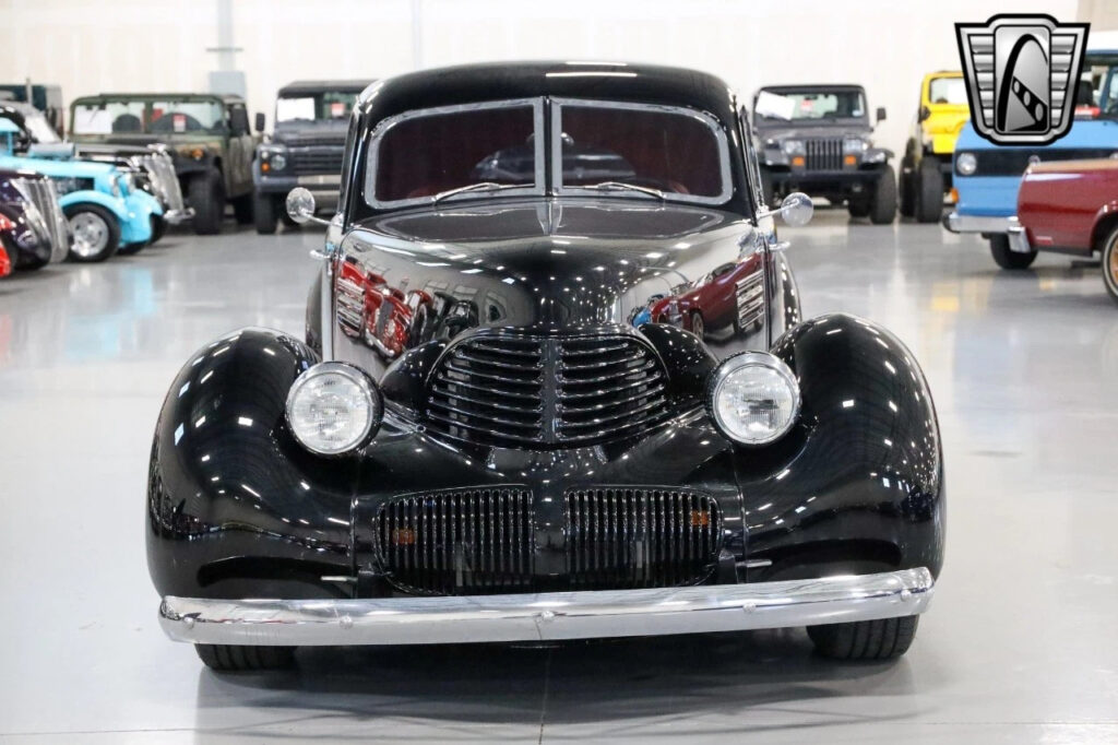 Black 1941 Graham Hollywood Sedan 350cid V8 700r4