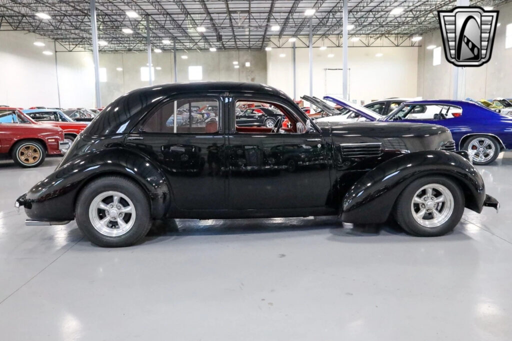 Black 1941 Graham Hollywood Sedan 350cid V8 700r4