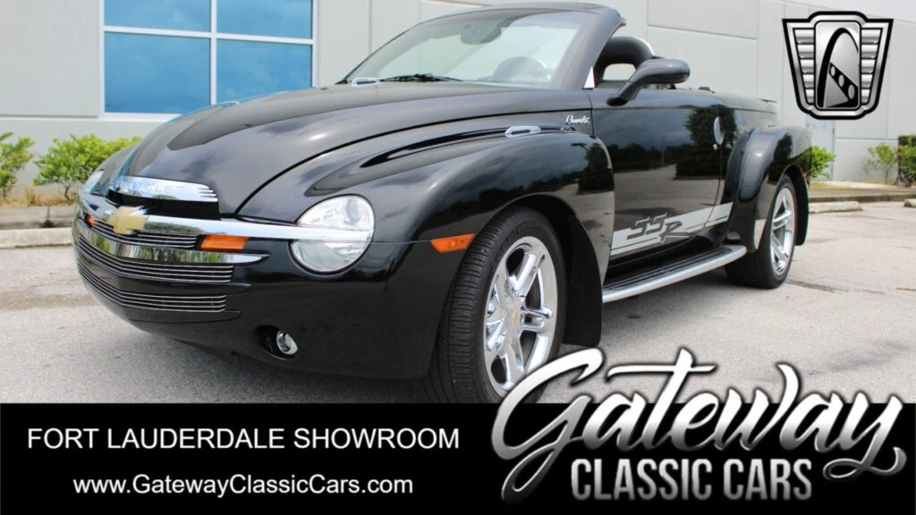 Black 2006 Chevrolet SSR Other LS2 6.0 Liter OHV 16V V8 6 Speed