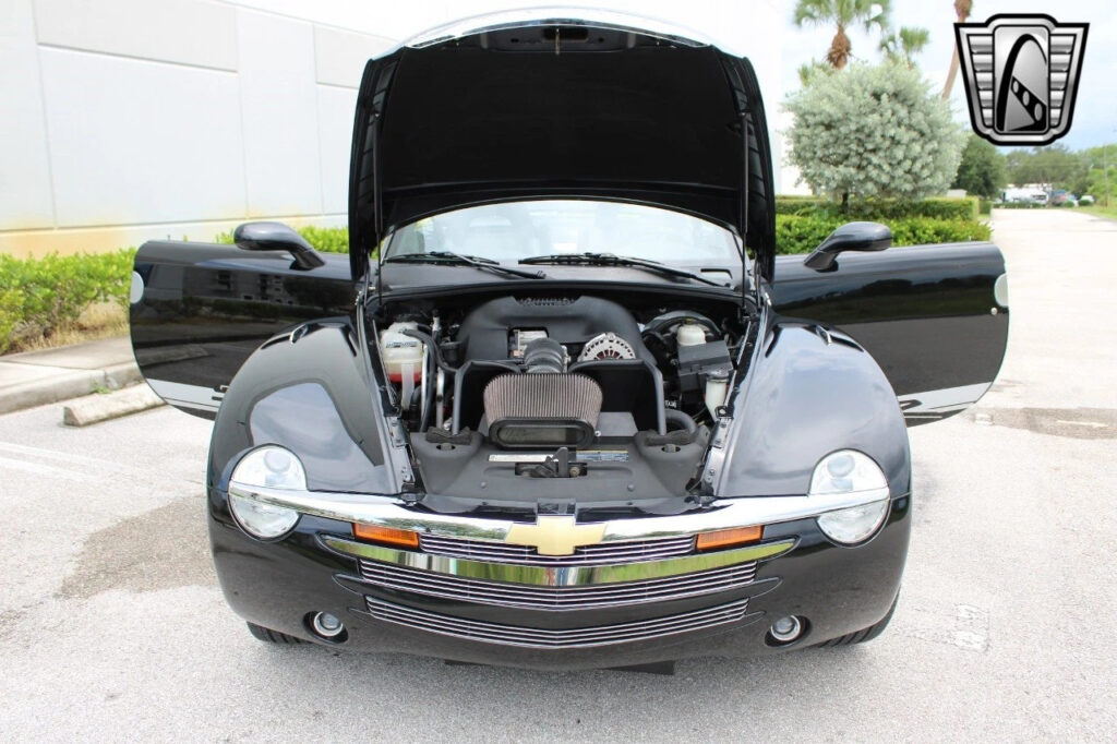 Black 2006 Chevrolet SSR Other LS2 6.0 Liter OHV 16V V8 6 Speed