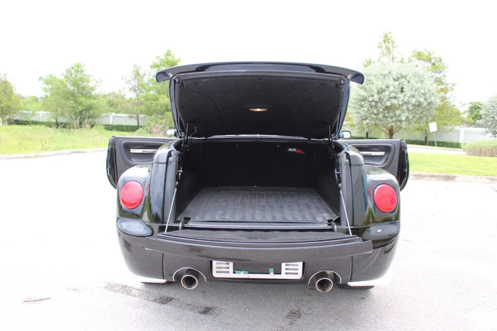 Black 2006 Chevrolet SSR Other LS2 6.0 Liter OHV 16V V8 6 Speed