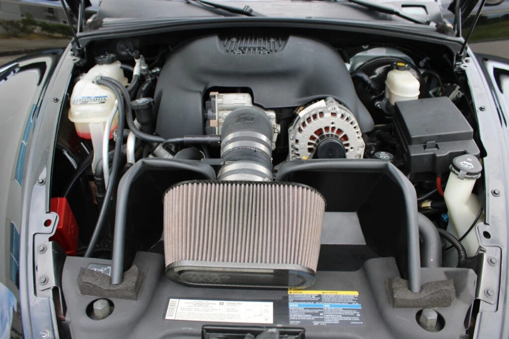 Black 2006 Chevrolet SSR Other LS2 6.0 Liter OHV 16V V8 6 Speed