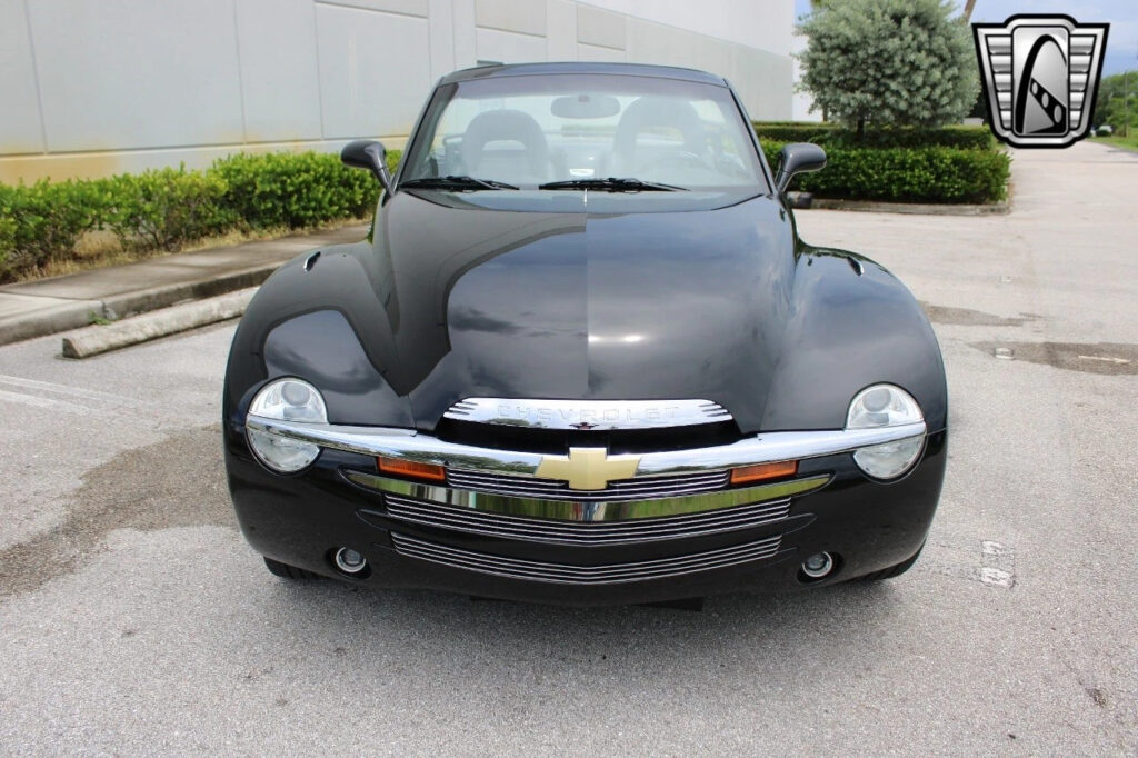 Black 2006 Chevrolet SSR Other LS2 6.0 Liter OHV 16V V8 6 Speed