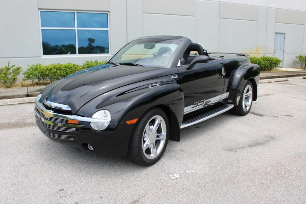 Black 2006 Chevrolet SSR Other LS2 6.0 Liter OHV 16V V8 6 Speed