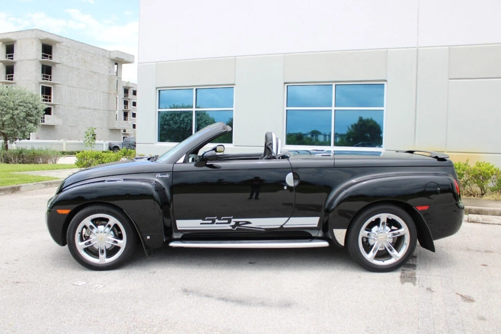 Black 2006 Chevrolet SSR Other LS2 6.0 Liter OHV 16V V8 6 Speed