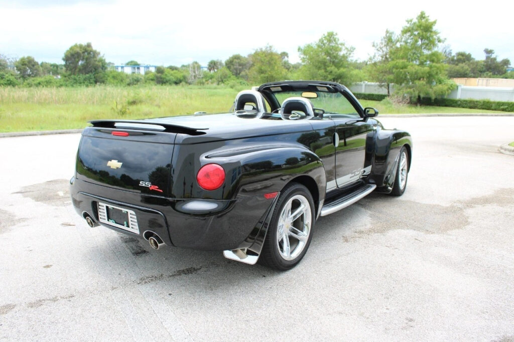 Black 2006 Chevrolet SSR Other LS2 6.0 Liter OHV 16V V8 6 Speed